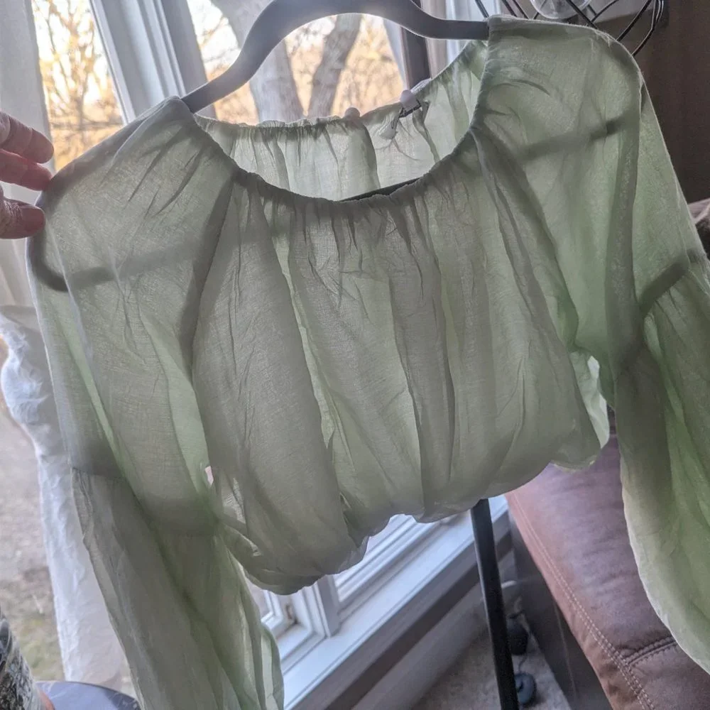 NWT Emory Puff Sleeve Bubble Crop Top, Size Medium, Sage Green - Picture 6 of 16